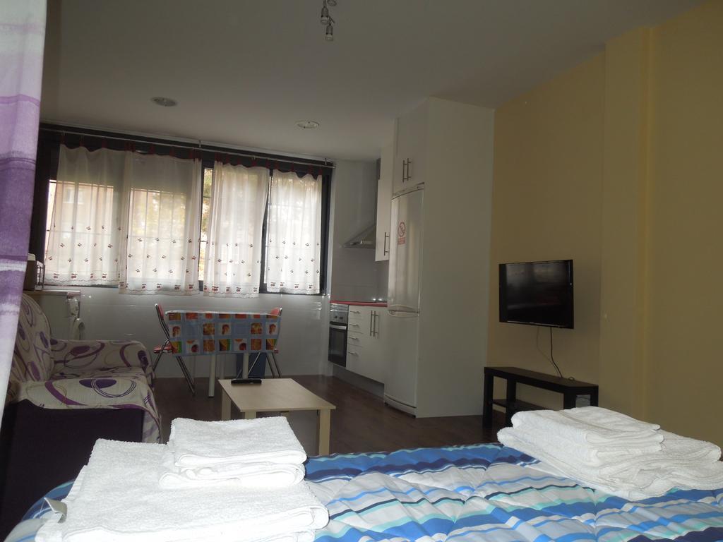 Apartamento Cuatro Torres Madrid Buitenkant foto
